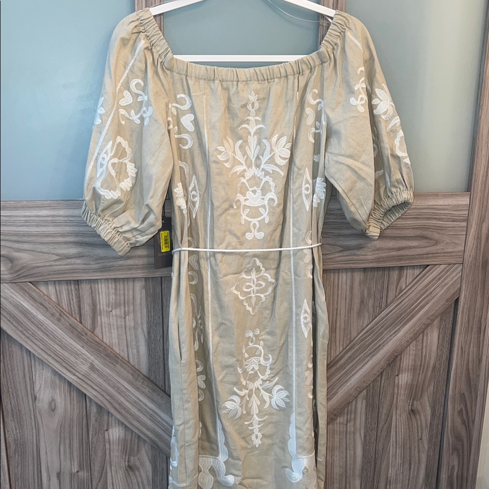 Vince Camuto Beige Midi Dress with White Embroidery - Picture 6 of 7